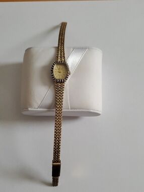 Vintage GRUEN PRECISION QUARTZ Ladies , Working